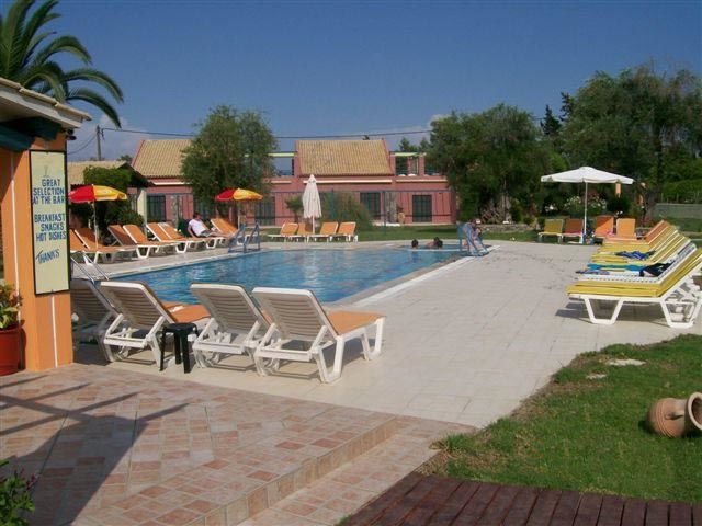 Royal Garden Apartments Kávos Esterno foto